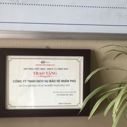 Huân chương vì sự nghiệp giáo dục FPT